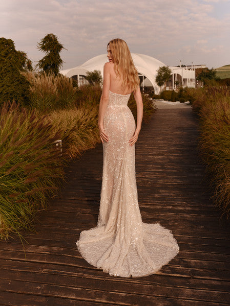 Amora by Vittoria Soltero