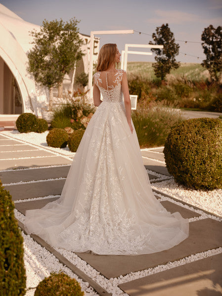 Ashlee by Vittoria Soltero