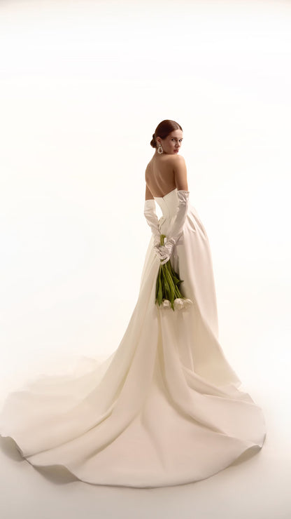 Magnolia by Vittoria Soltero